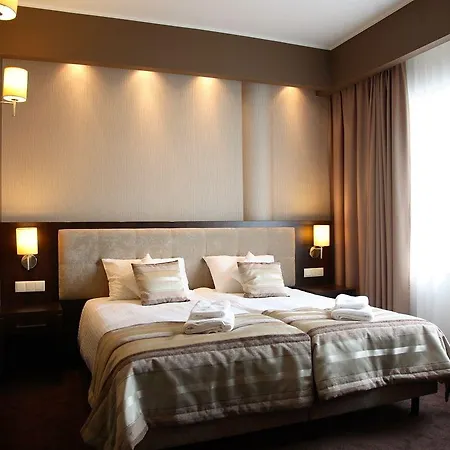 Centrum 3*