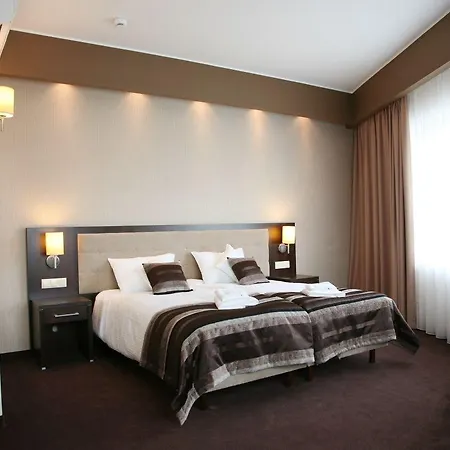 Centrum 3*