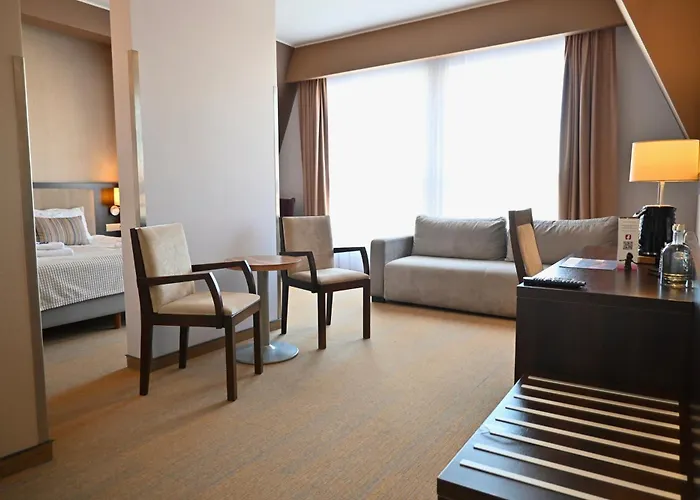 马尔堡中心酒店 3* 马尔堡